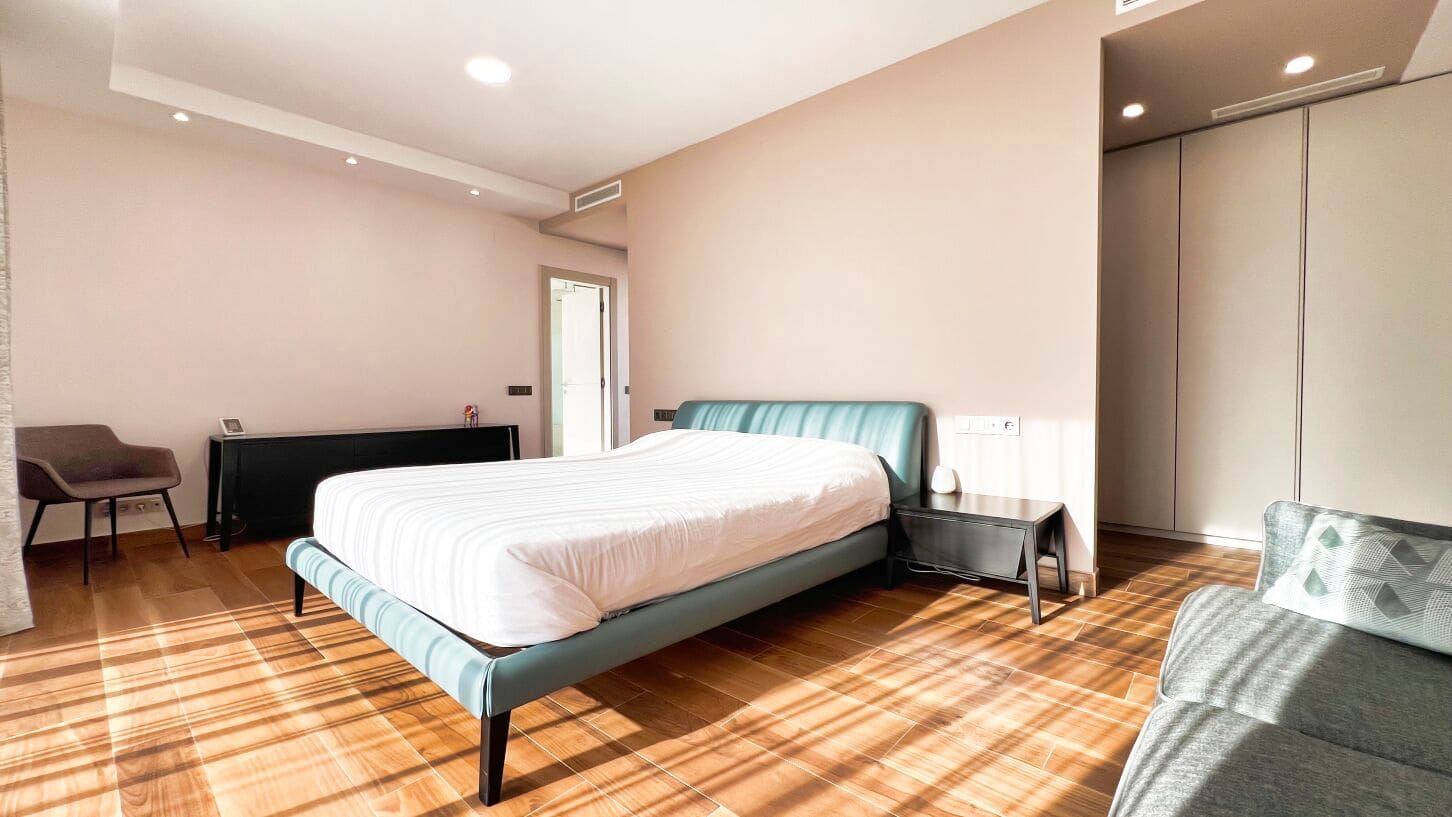 5 bedroom Villa for sale in Calpe / Calp with pool garage - € 1,980,000 (Ref: 9003153)