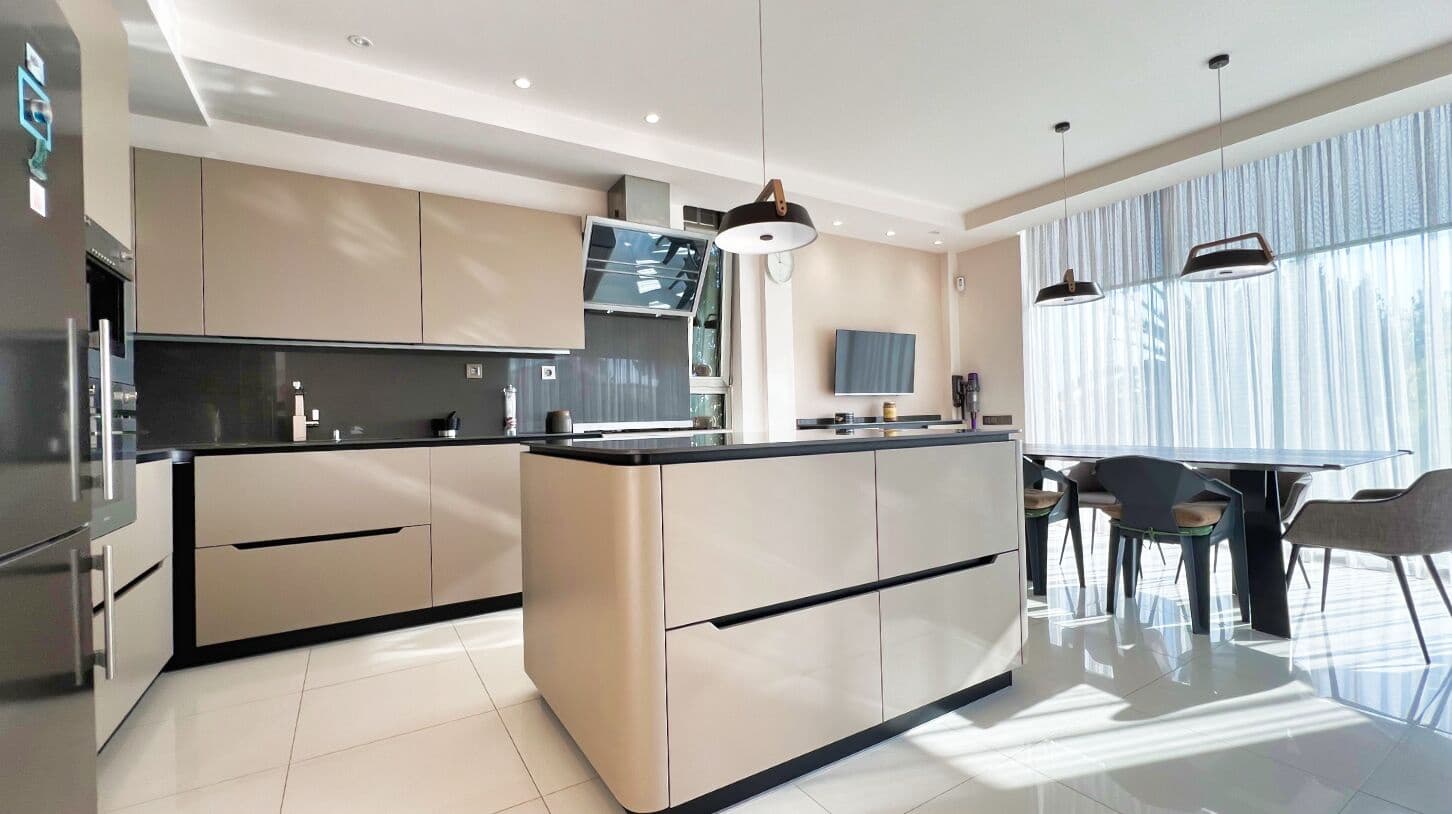 5 bedroom Villa for sale in Calpe / Calp with pool garage - € 1,980,000 (Ref: 9003153)