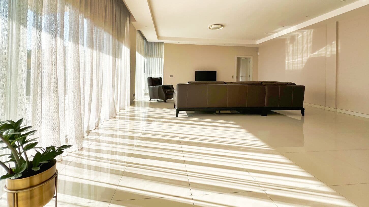 5 bedroom Villa for sale in Calpe / Calp with pool garage - € 1,980,000 (Ref: 9003153)