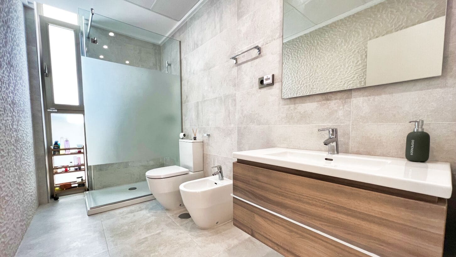 5 bedroom Villa for sale in Calpe / Calp with pool garage - € 1,980,000 (Ref: 9003153)