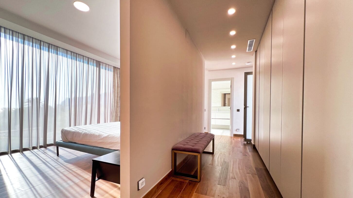 5 bedroom Villa for sale in Calpe / Calp with pool garage - € 1,980,000 (Ref: 9003153)