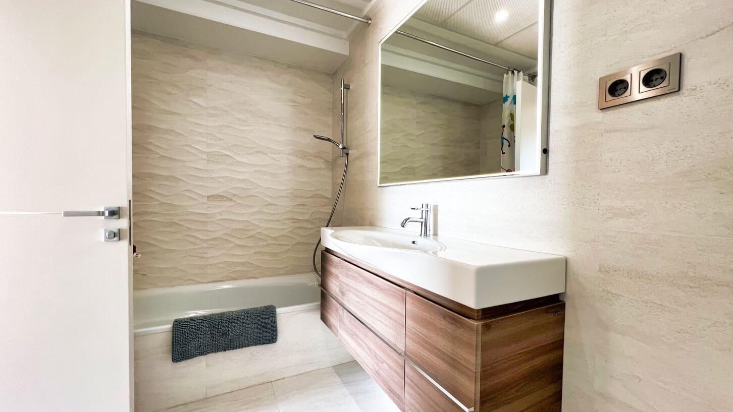 5 bedroom Villa for sale in Calpe / Calp with pool garage - € 1,980,000 (Ref: 9003153)