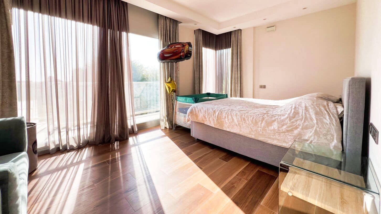 5 bedroom Villa for sale in Calpe / Calp with pool garage - € 1,980,000 (Ref: 9003153)