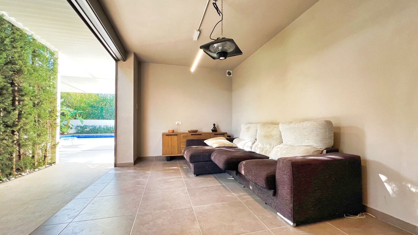 5 bedroom Villa for sale in Calpe / Calp with pool garage - € 1,980,000 (Ref: 9003153)