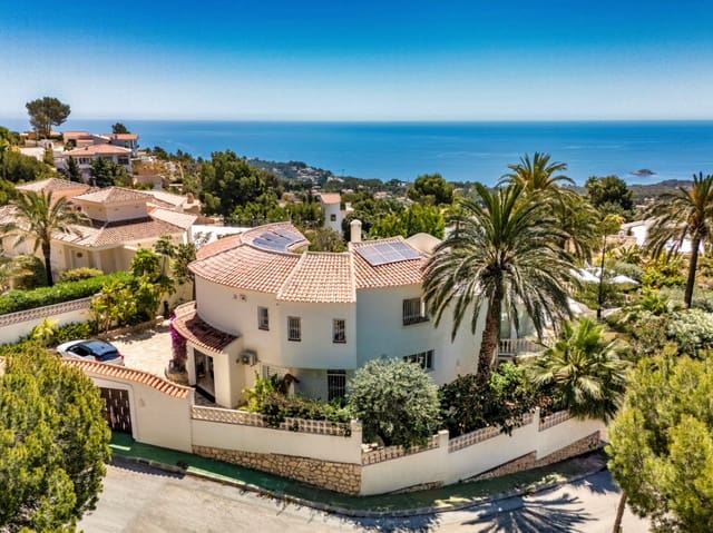 5 bedroom Villa for sale in Altea - € 1,975,000 (Ref: 9003154)