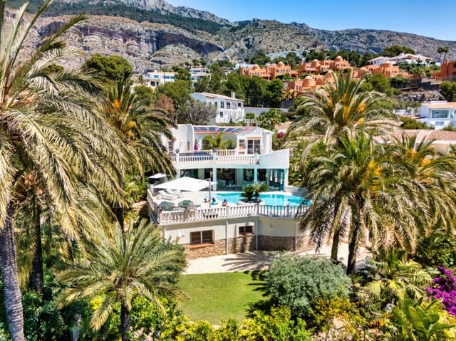 5 bedroom Villa for sale in Altea - € 1,975,000 (Ref: 9003154)