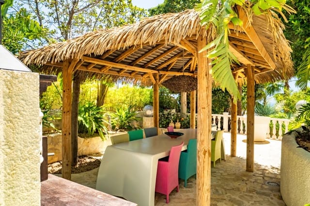 5 bedroom Villa for sale in Altea - € 1,975,000 (Ref: 9003154)