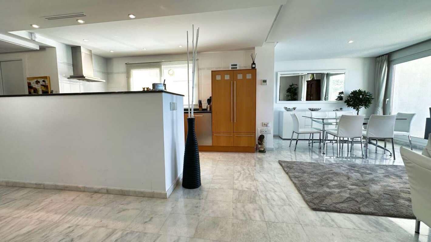 2 soveværelse Penthouse til salg i Altea med swimmingpool garage - € 795.000 (Ref: 9003157)