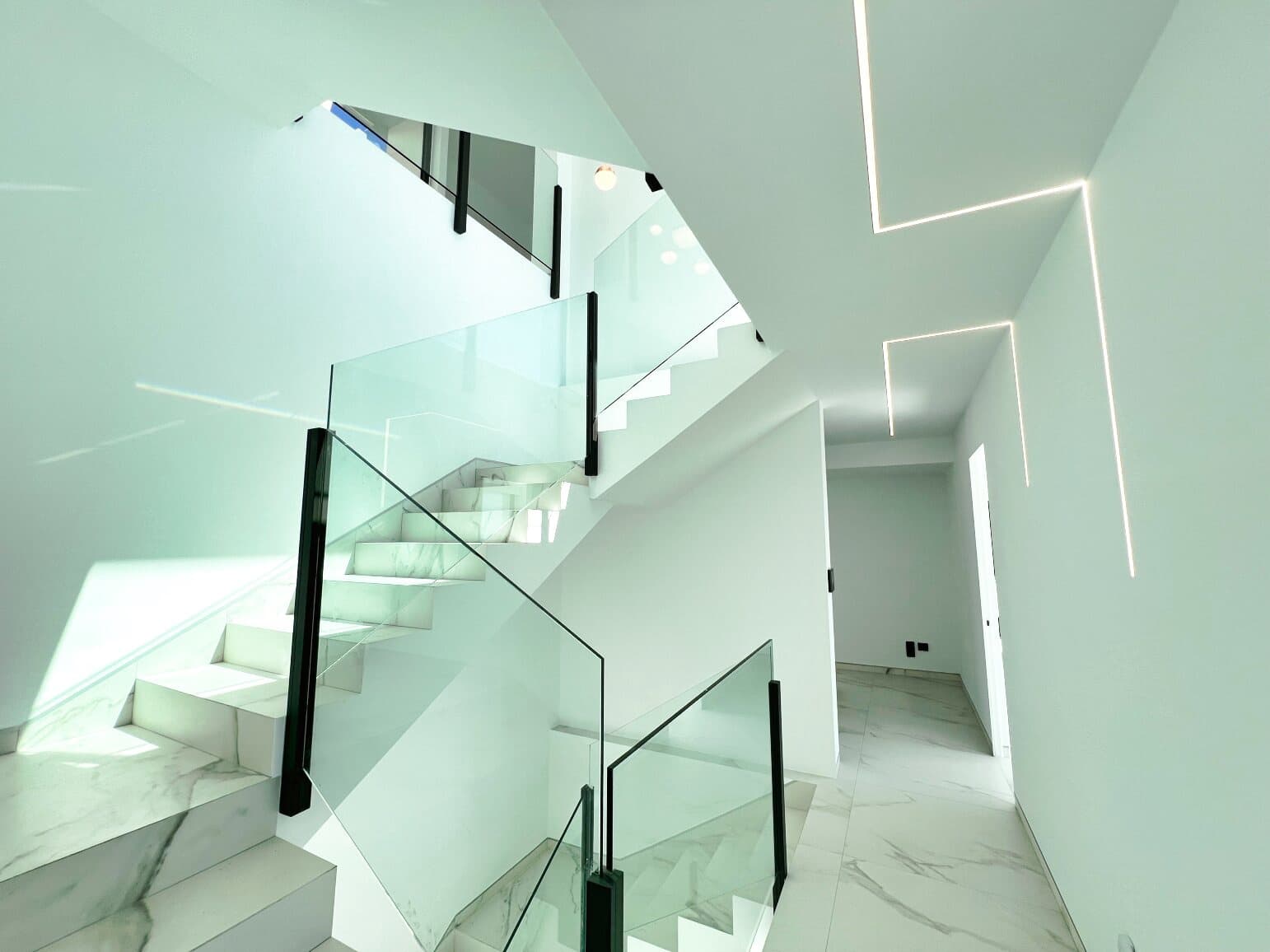 5 bedroom Villa for sale in Altea with pool garage - € 2,500,000 (Ref: 9003165)