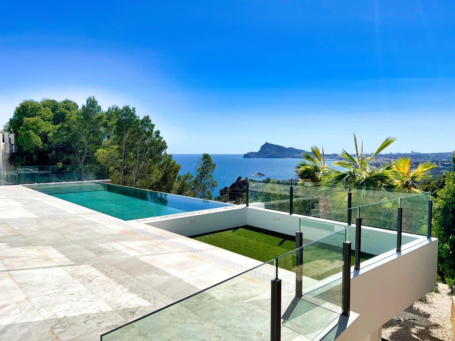 5 bedroom Villa for sale in Altea with pool garage - € 2,500,000 (Ref: 9003165)
