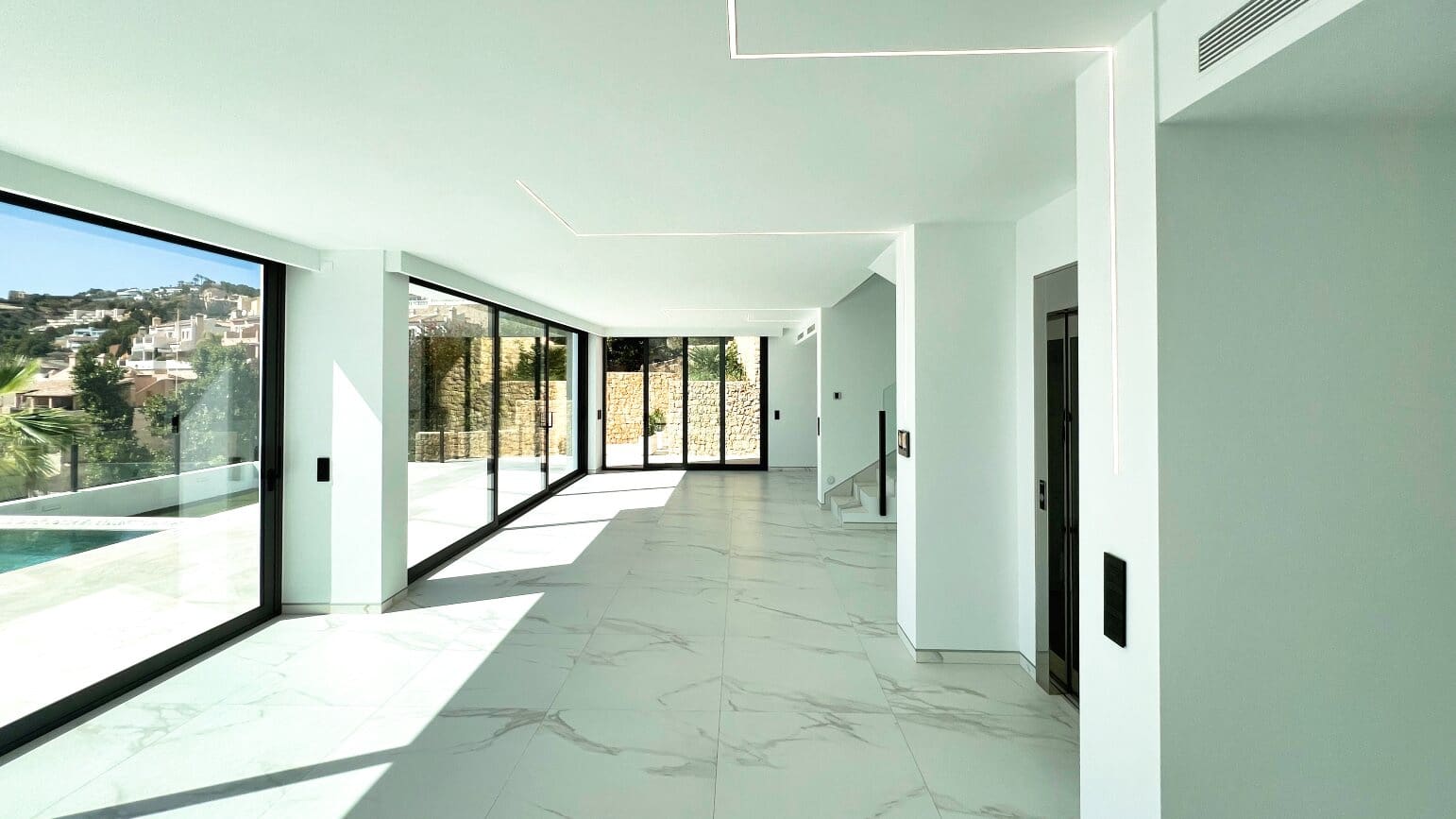 5 bedroom Villa for sale in Altea with pool garage - € 2,500,000 (Ref: 9003165)