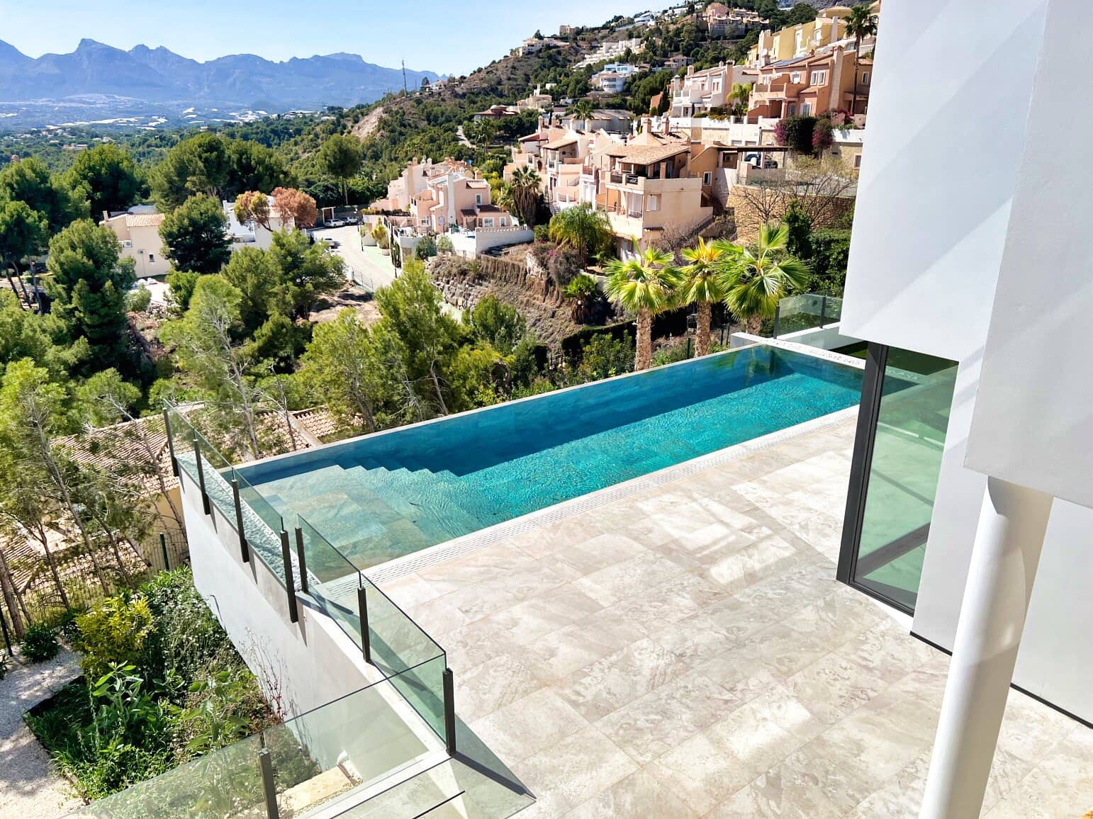 5 bedroom Villa for sale in Altea with pool garage - € 2,500,000 (Ref: 9003165)