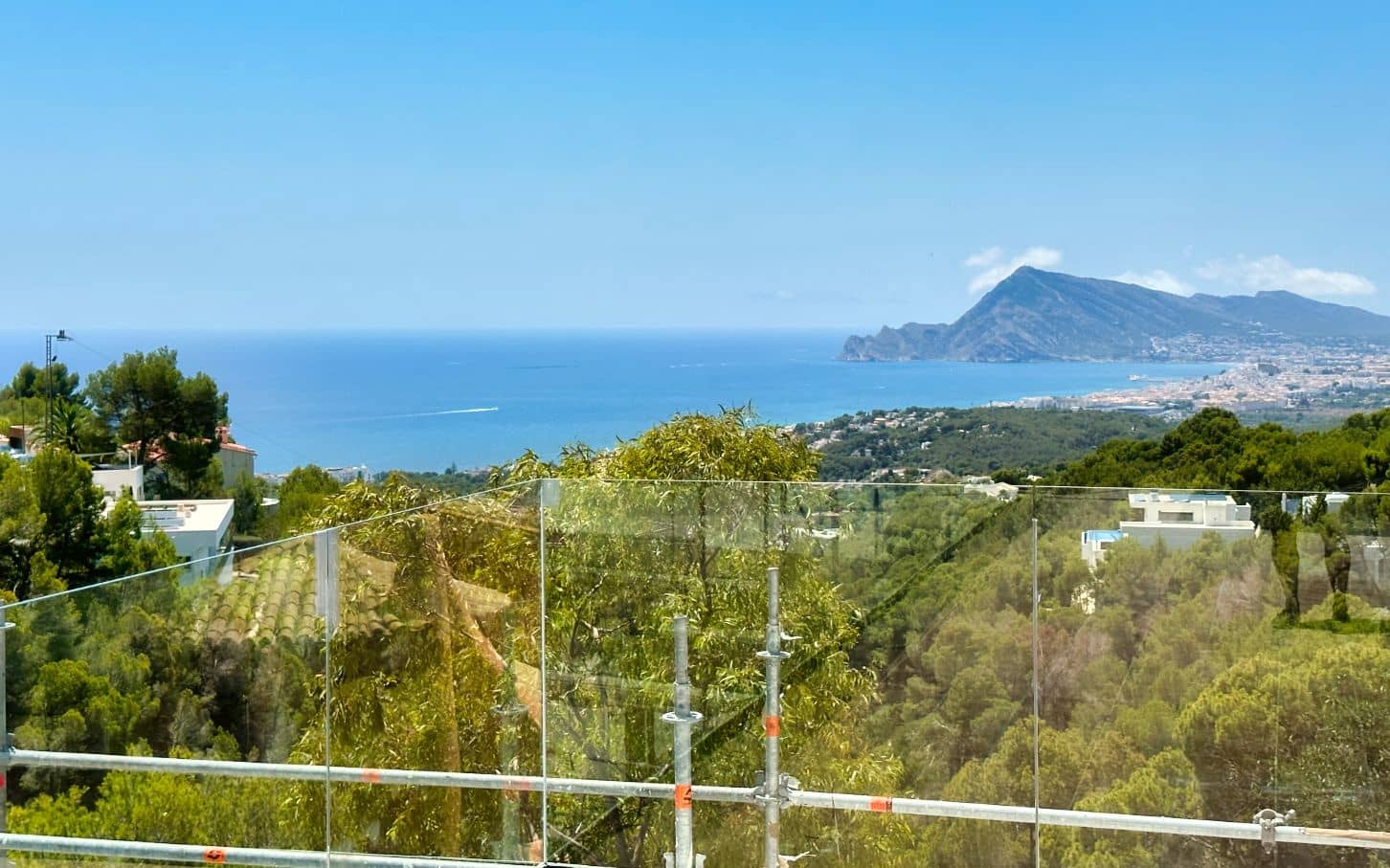 4 bedroom Villa for sale in Altea with pool garage - € 2,250,000 (Ref: 9003166)