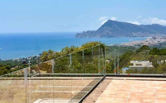 4 sypialnia Willa na sprzedaż w Altea z basenem garażem - 2 250 000 € (Ref: 9003166)