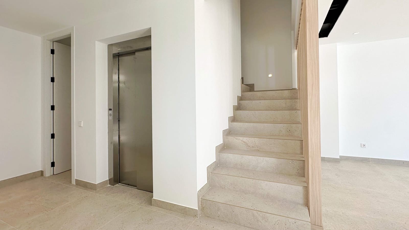 4 bedroom Villa for sale in Altea with pool garage - € 2,250,000 (Ref: 9003166)