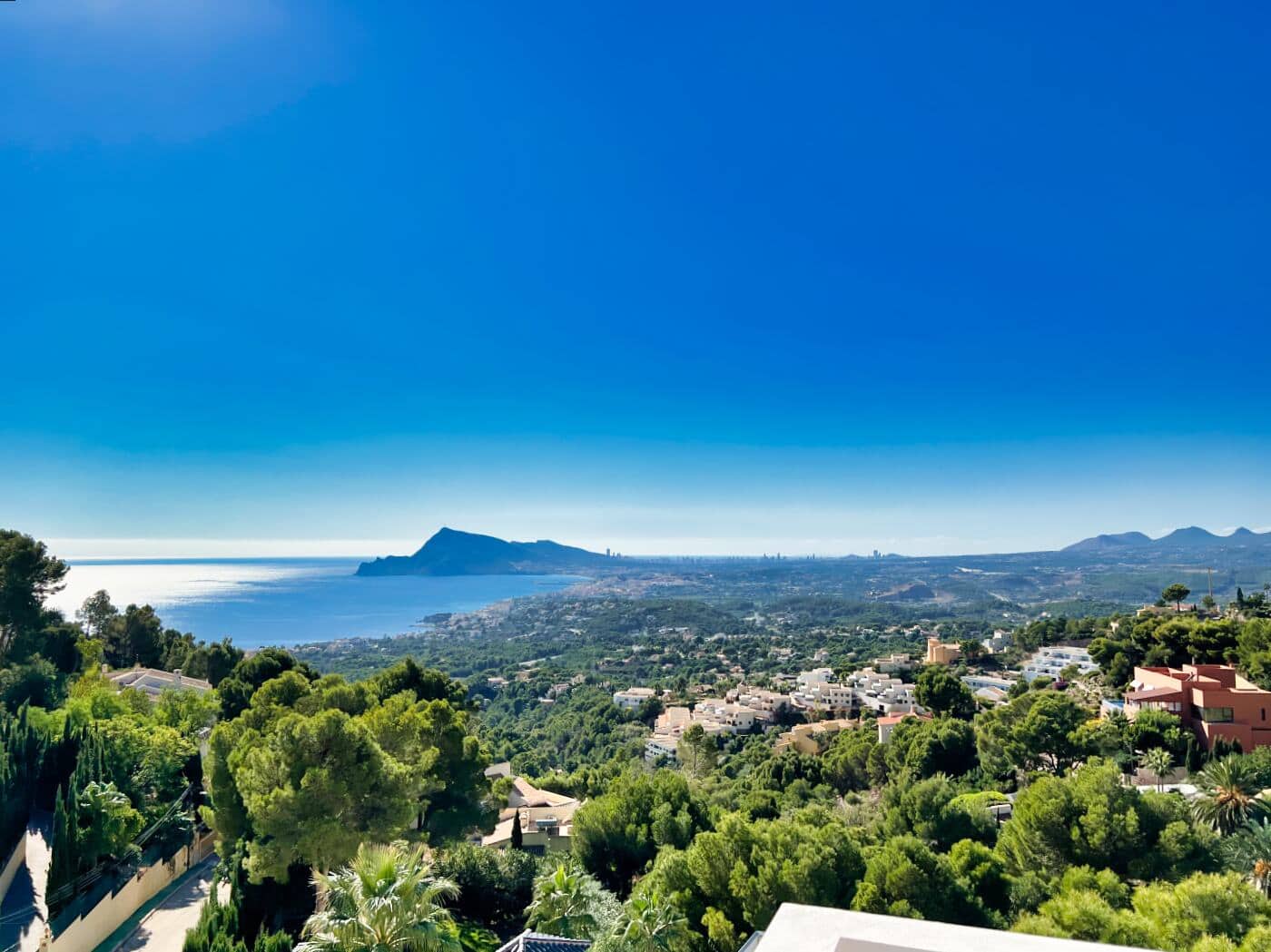 3 bedroom Villa for sale in Altea with pool garage - € 1,750,000 (Ref: 9003169)