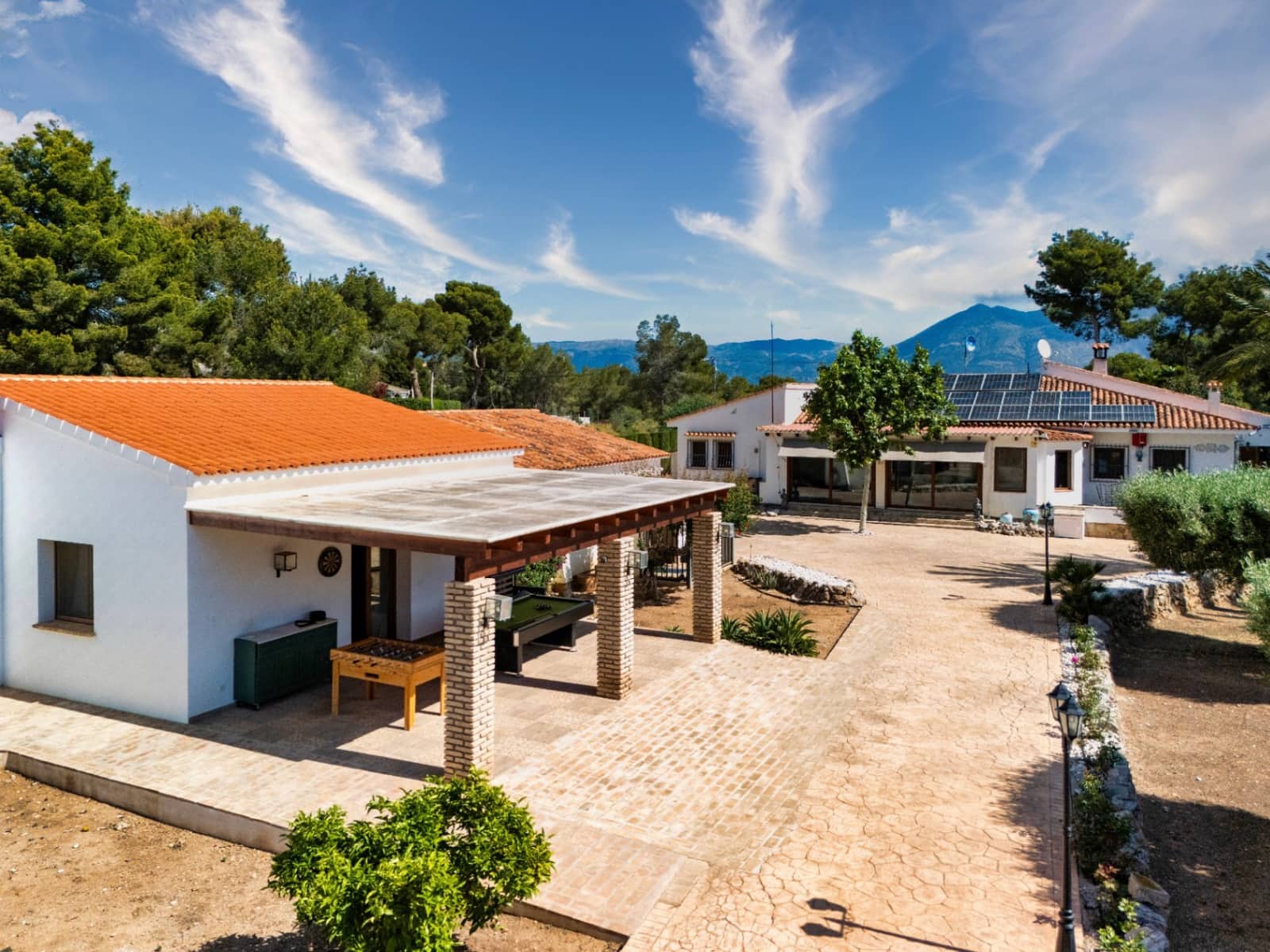 5 bedroom Finca/Country House for sale in Alfaz del Pi / L'Alfas del Pi with pool garage - € 1,495,000 (Ref: 9003176)