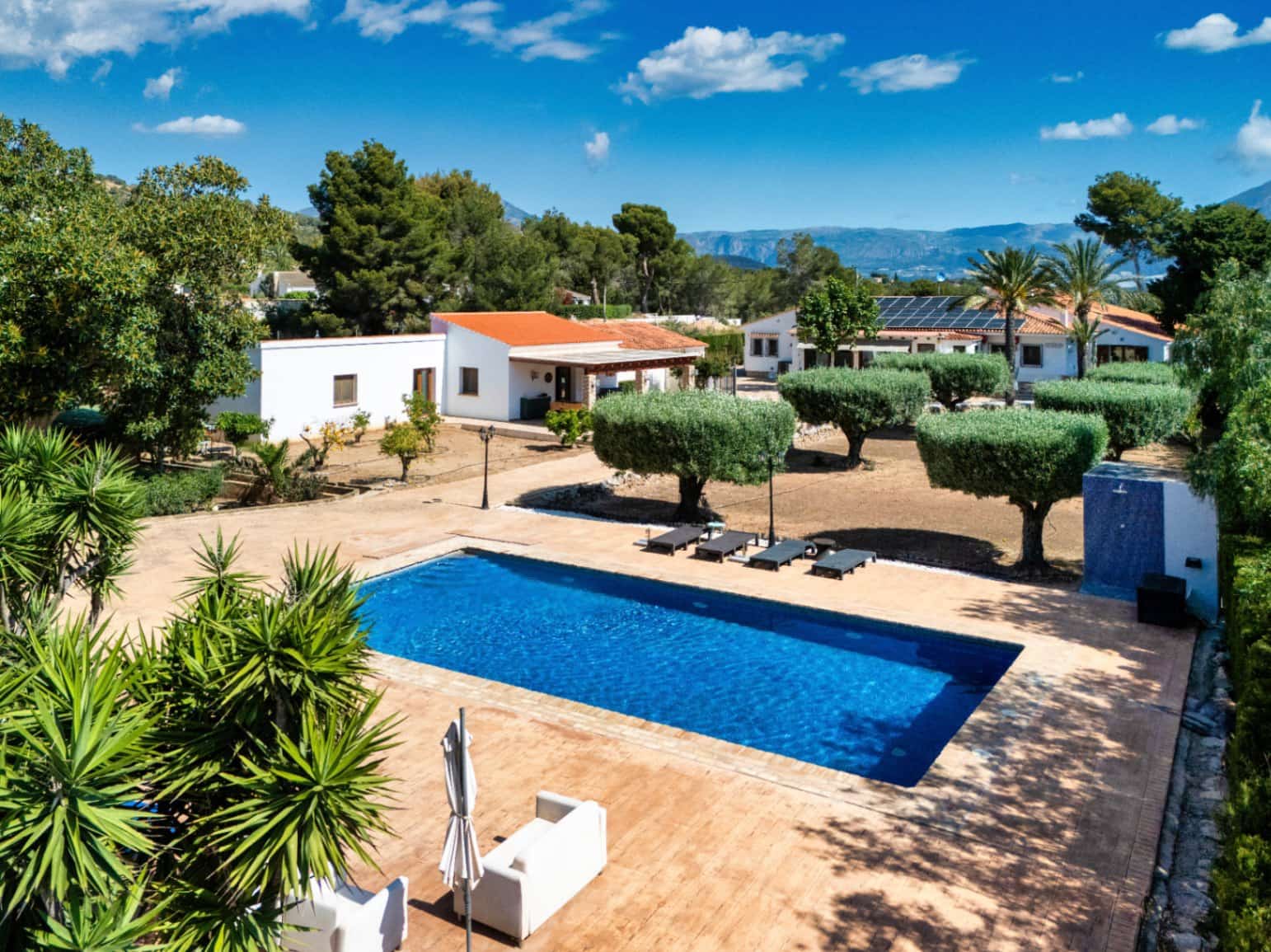 5 bedroom Finca/Country House for sale in Alfaz del Pi / L'Alfas del Pi with pool garage - € 1,495,000 (Ref: 9003176)