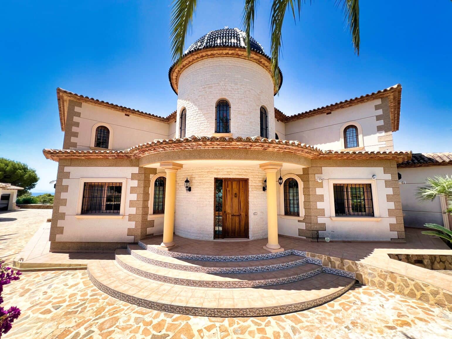 6 soveværelse Villa til salg i Alhama Springs med swimmingpool garage - € 1.800.000 (Ref: 9021899)