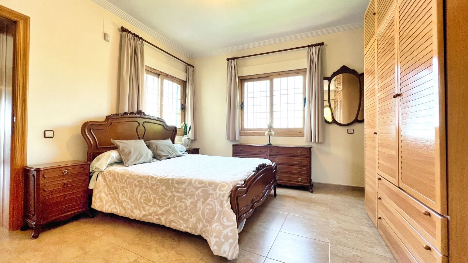 6 soveværelse Villa til salg i Alhama Springs med swimmingpool garage - € 1.800.000 (Ref: 9021899)