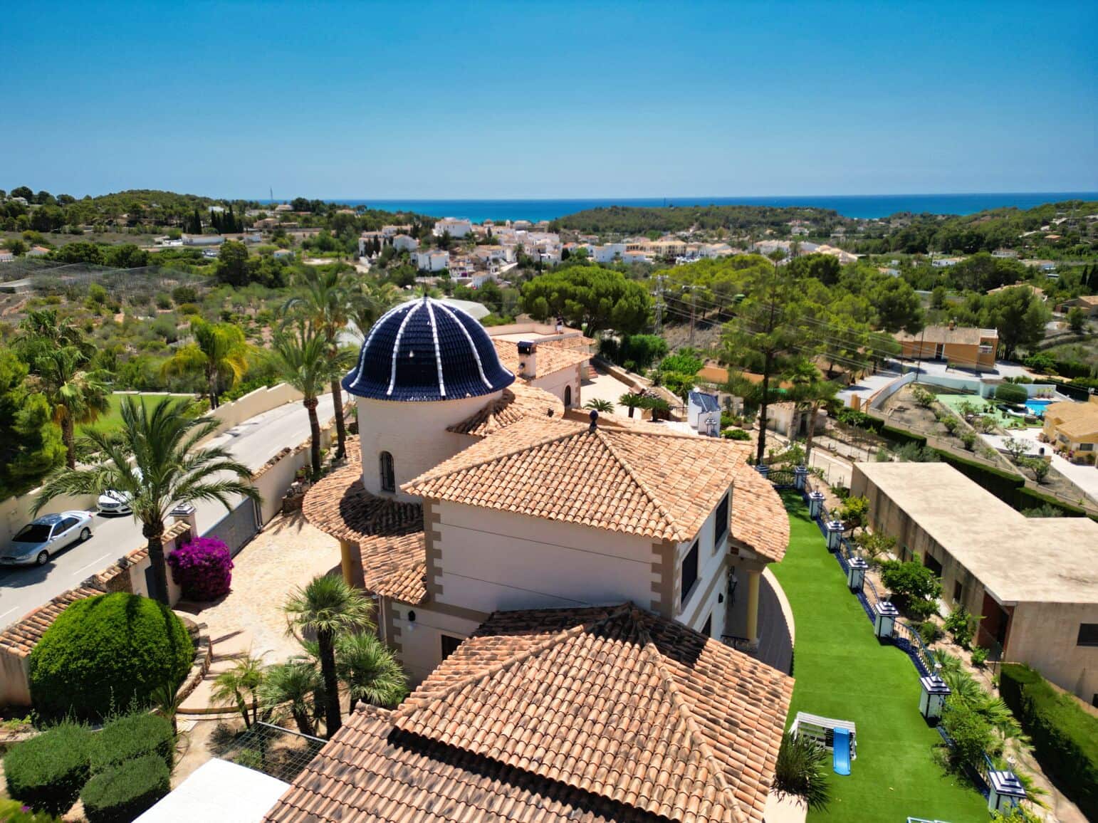 6 soveværelse Villa til salg i Alhama Springs med swimmingpool garage - € 1.800.000 (Ref: 9021899)