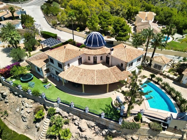 6 soveværelse Villa til salg i Alhama Springs, Altea med swimmingpool garage - € 1.800.000 (Ref: 9021899)