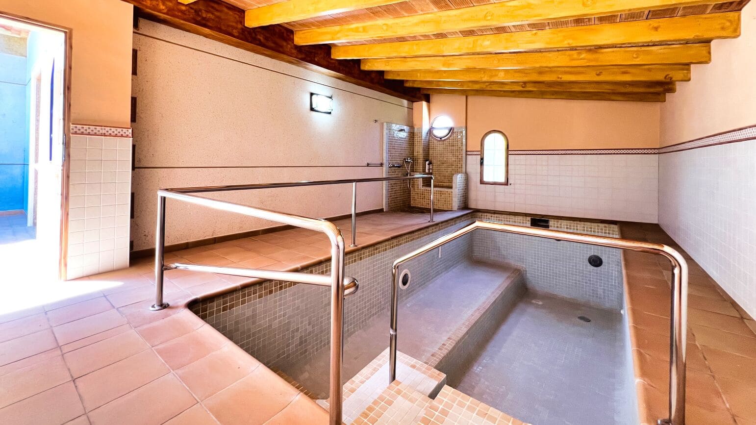 6 soveværelse Villa til salg i Alhama Springs med swimmingpool garage - € 1.800.000 (Ref: 9021899)