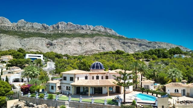 6 soveværelse Villa til salg i Alhama Springs, Altea med swimmingpool garage - € 1.990.000 (Ref: 9021899)