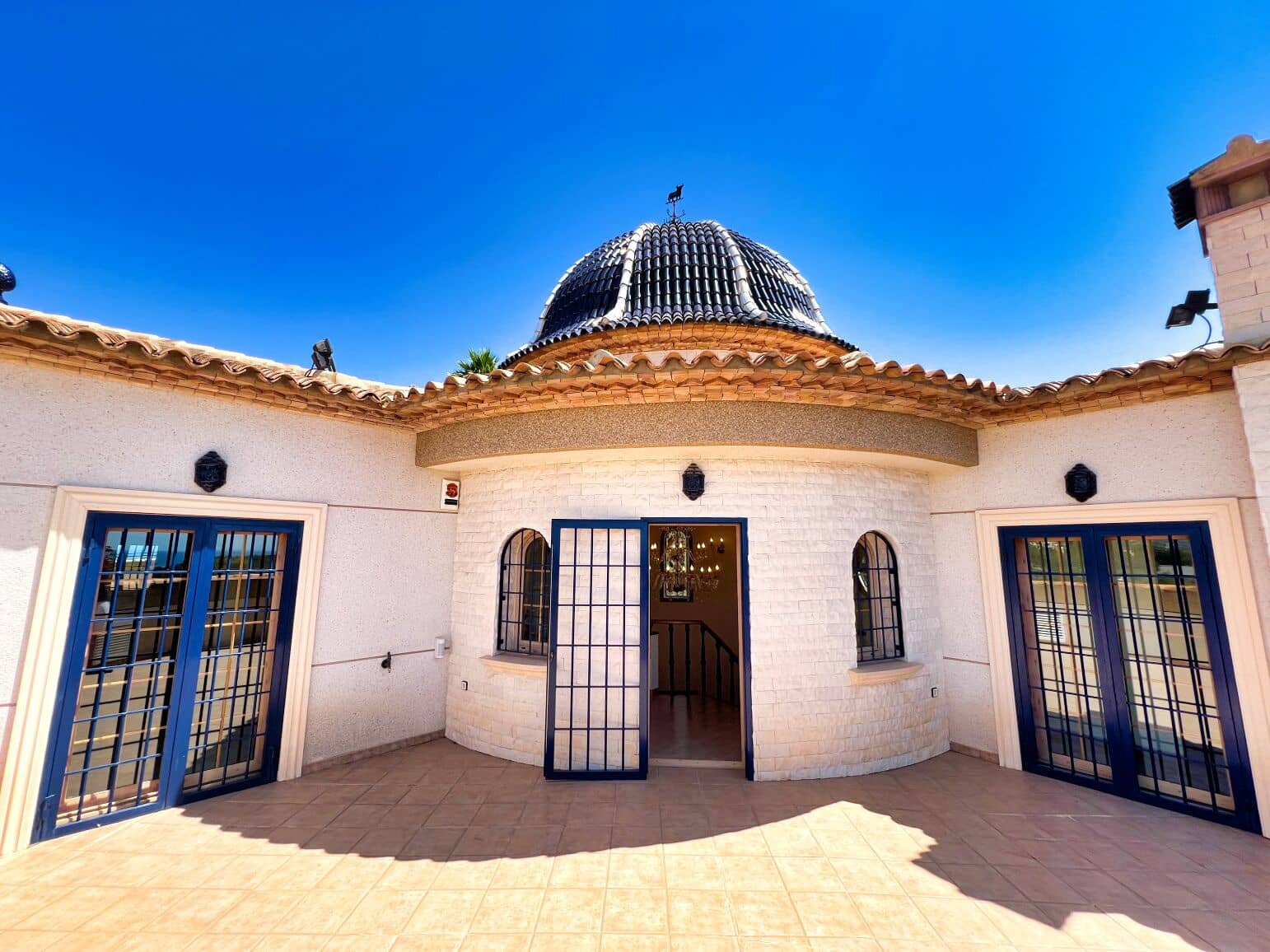 6 soveværelse Villa til salg i Alhama Springs med swimmingpool garage - € 1.800.000 (Ref: 9021899)