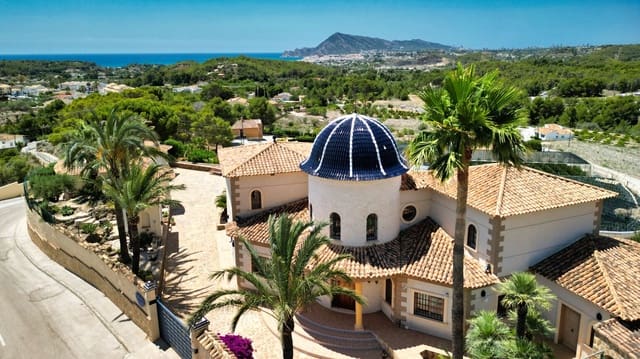6 soveværelse Villa til salg i Alhama Springs, Altea med swimmingpool garage - € 1.800.000 (Ref: 9021899)