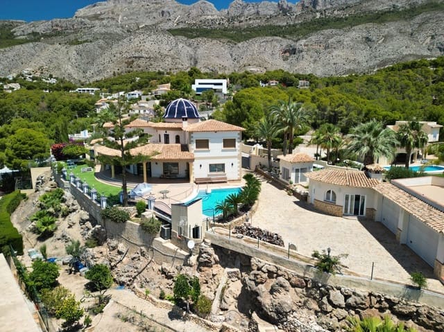 6 soveværelse Villa til salg i Alhama Springs, Altea med swimmingpool garage - € 1.800.000 (Ref: 9021899)