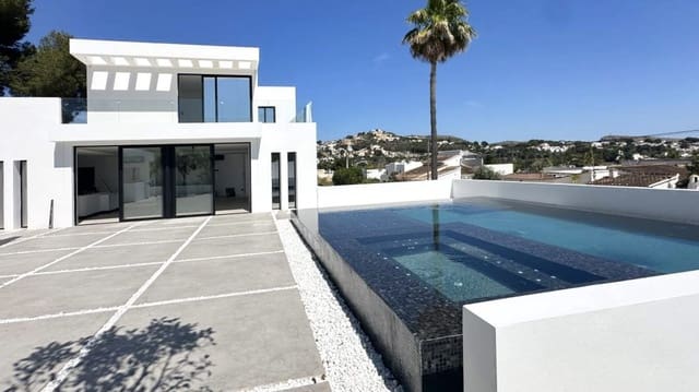 Chalet de 4 habitaciones en Moraira, Teulada-Moraira en venta con piscina garaje - 1.750.000 € (Ref: 9022529)