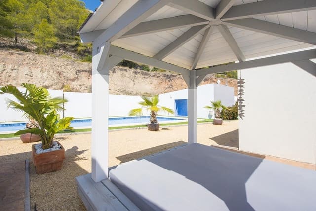 3 slaapkamer Bungalow te koop in Oltamar - Cucarres, Calpe / Calp met zwembad garage - € 375.000 (Ref: 9022531)