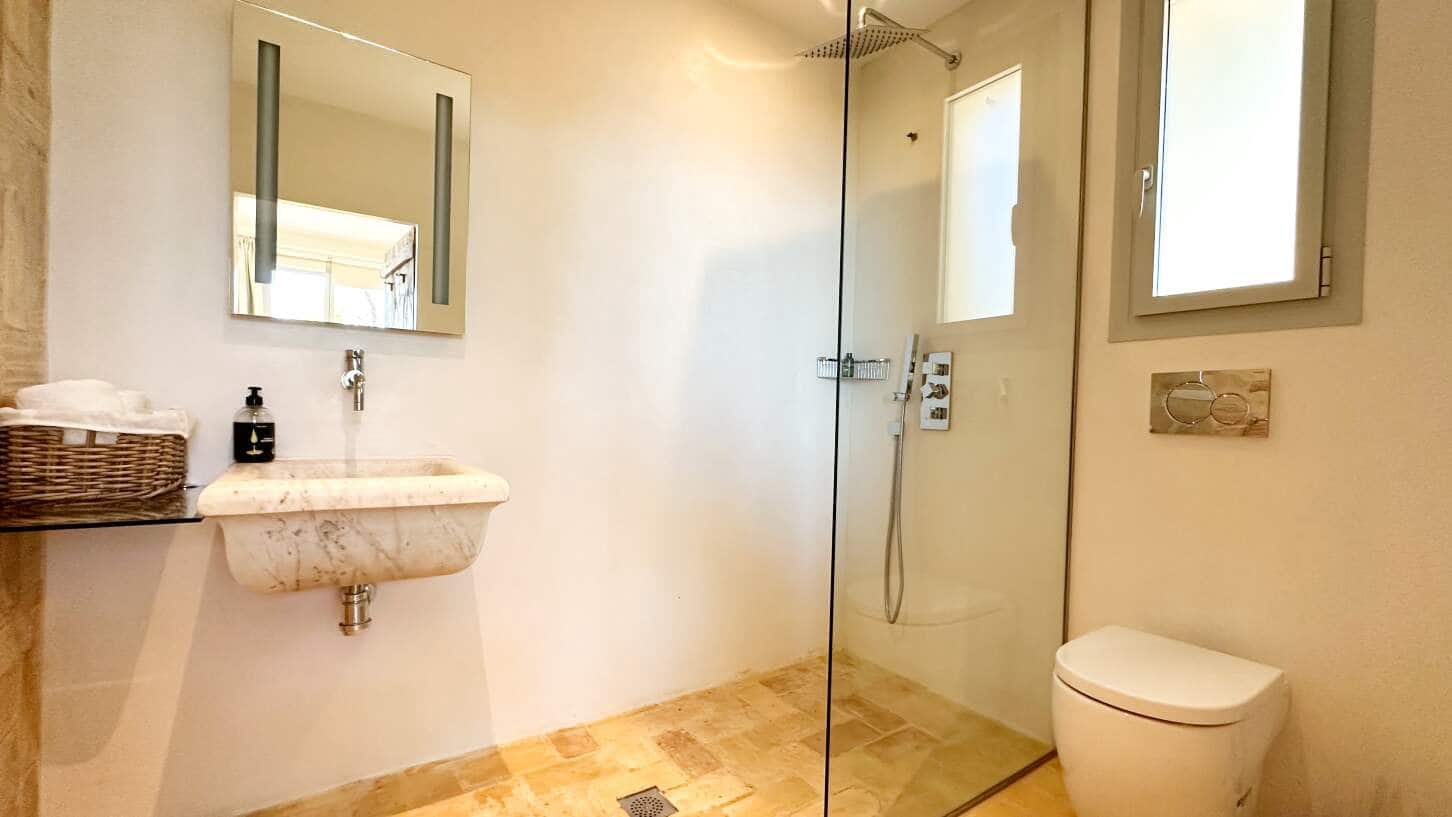 4 bedroom Villa for sale in Altea with pool garage - € 3,600,000 (Ref: 9028673)