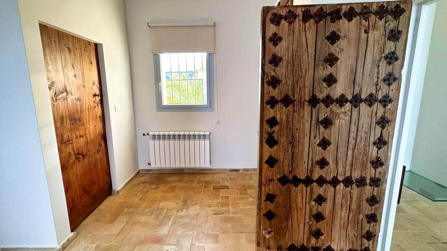 4 bedroom Villa for sale in Altea with pool garage - € 3,600,000 (Ref: 9028673)