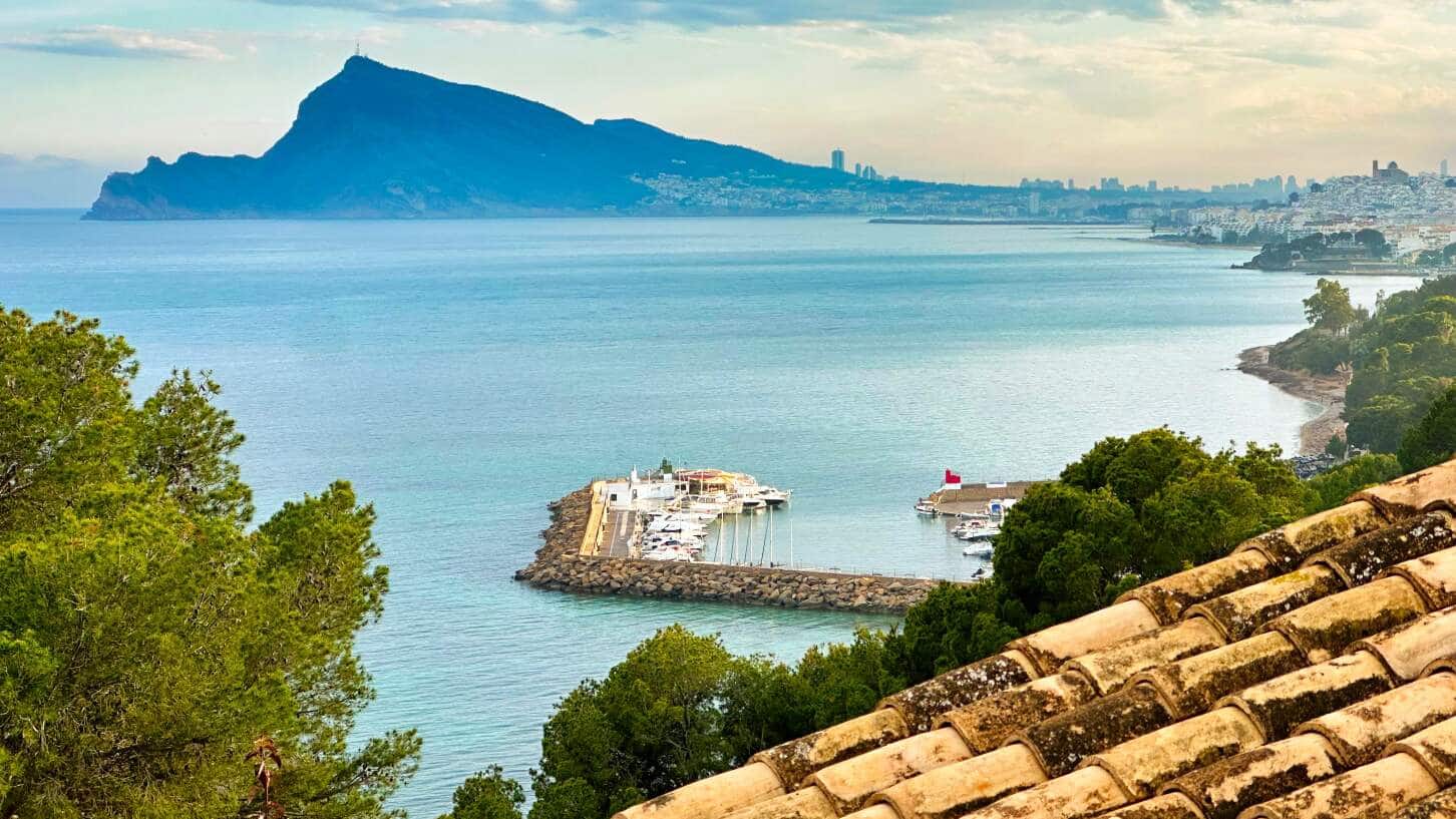 4 bedroom Villa for sale in Altea with pool garage - € 3,600,000 (Ref: 9028673)