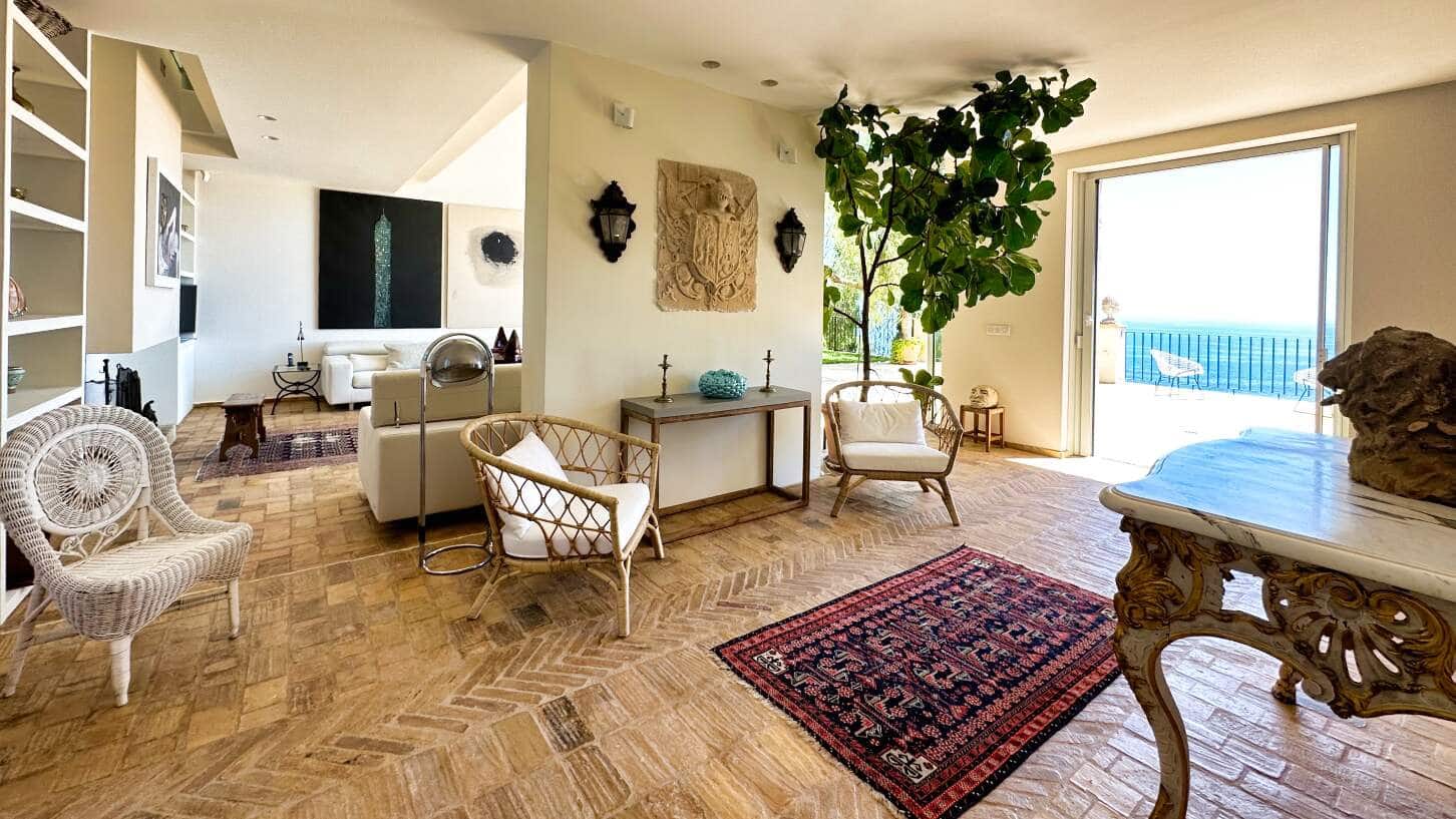 4 bedroom Villa for sale in Altea with pool garage - € 3,600,000 (Ref: 9028673)