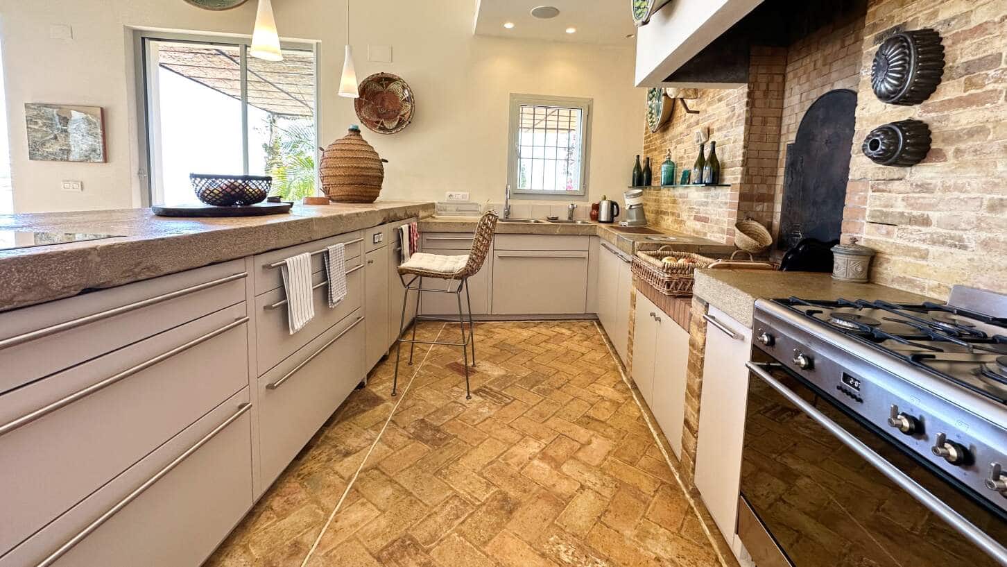 4 bedroom Villa for sale in Altea with pool garage - € 3,600,000 (Ref: 9028673)