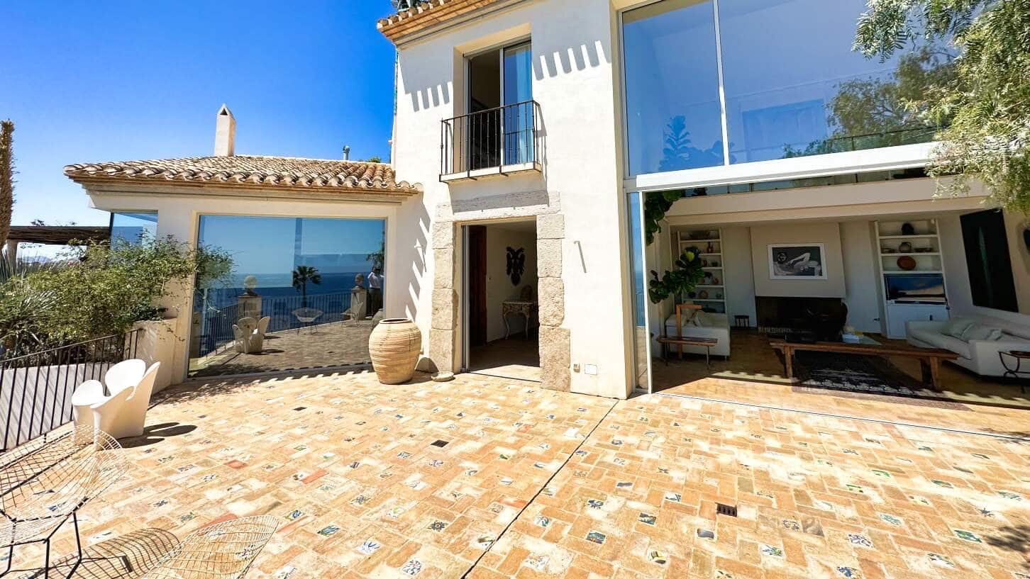 4 bedroom Villa for sale in Altea with pool garage - € 3,600,000 (Ref: 9028673)