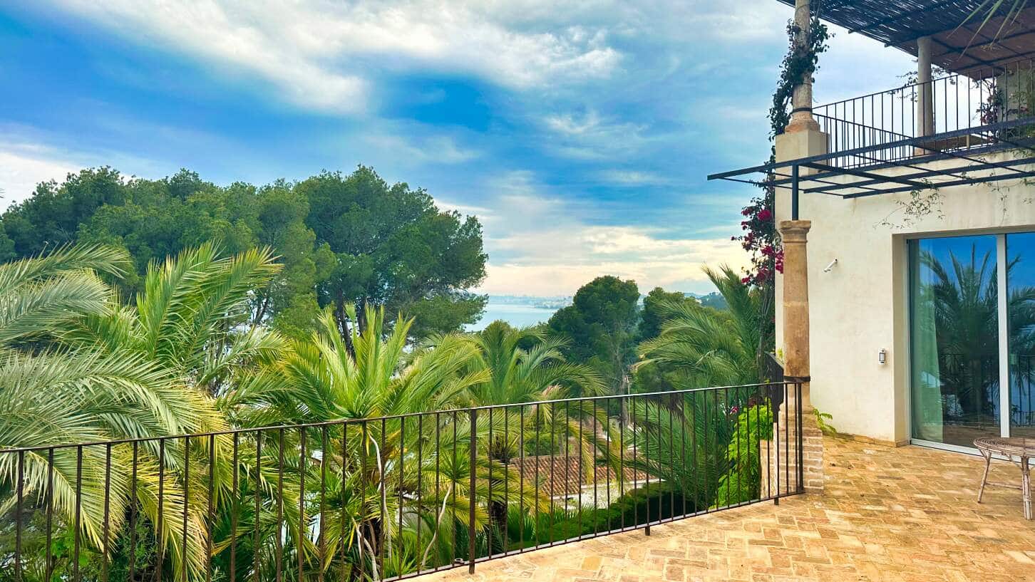 4 bedroom Villa for sale in Altea with pool garage - € 3,600,000 (Ref: 9028673)