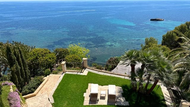 4 bedroom Villa for sale in Altea with pool garage - € 3,600,000 (Ref: 9028673)