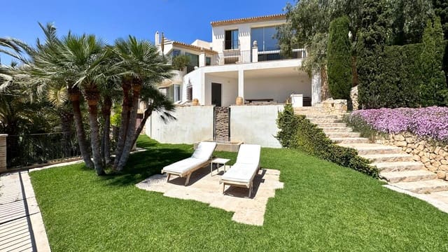 4 bedroom Villa for sale in Altea with pool garage - € 3,600,000 (Ref: 9028673)