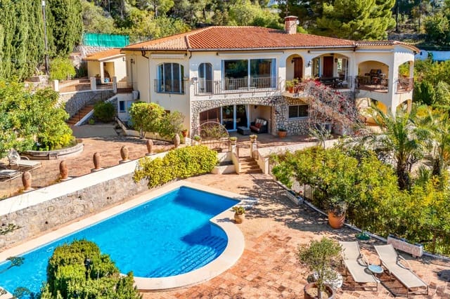 5 bedroom Villa for sale in Altea la Vella, Altea with pool garage - € 1,375,000 (Ref: 9028677)
