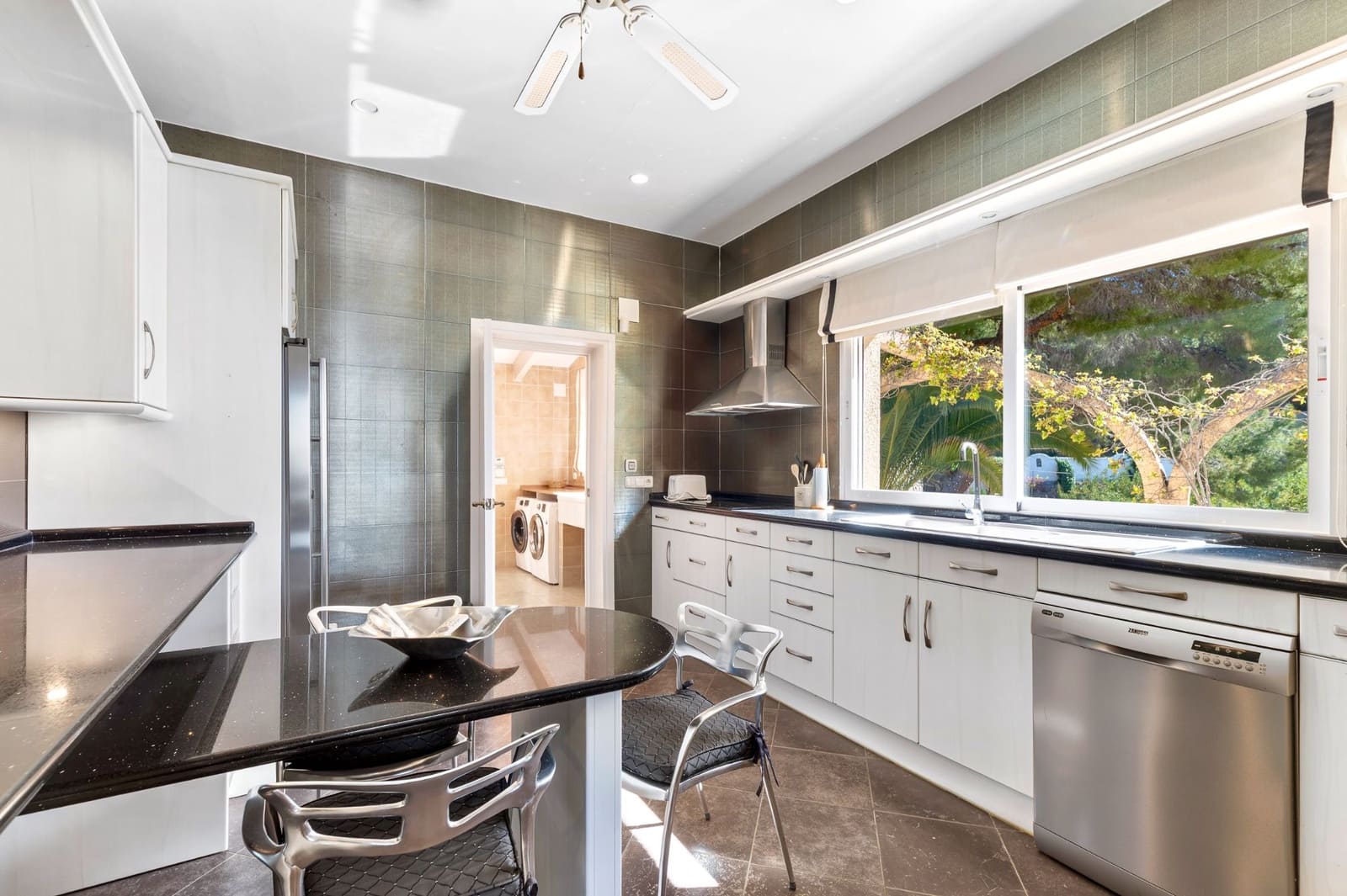 5 soveværelse Villa til salg i Altea med swimmingpool garage - € 1.375.000 (Ref: 9028677)