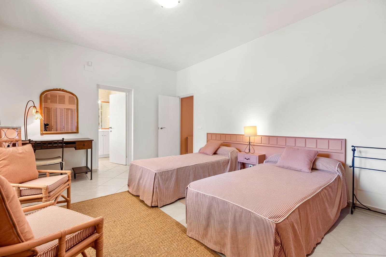 5 soveværelse Villa til salg i Altea med swimmingpool garage - € 1.375.000 (Ref: 9028677)