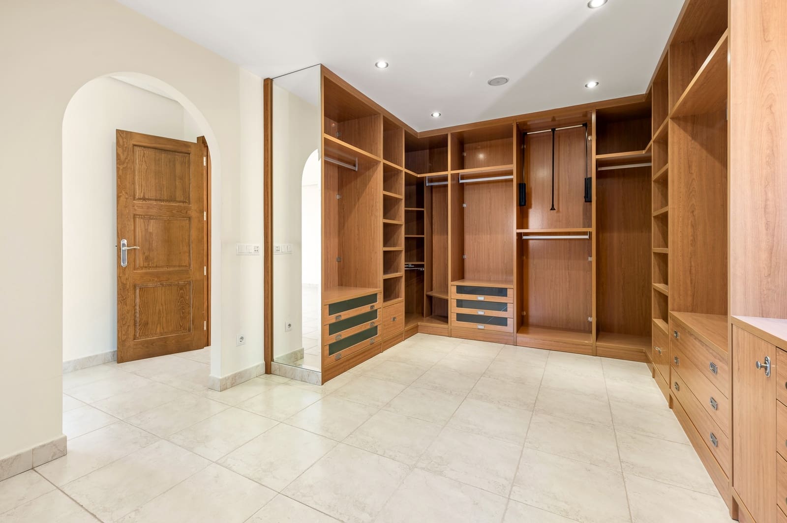 6 slaapkamer Villa te koop in Altea met zwembad garage - € 2.000.000 (Ref: 9028679)