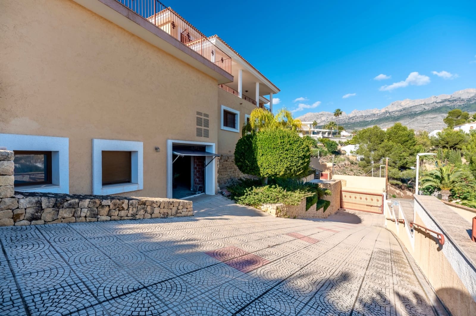 6 slaapkamer Villa te koop in Altea met zwembad garage - € 2.000.000 (Ref: 9028679)