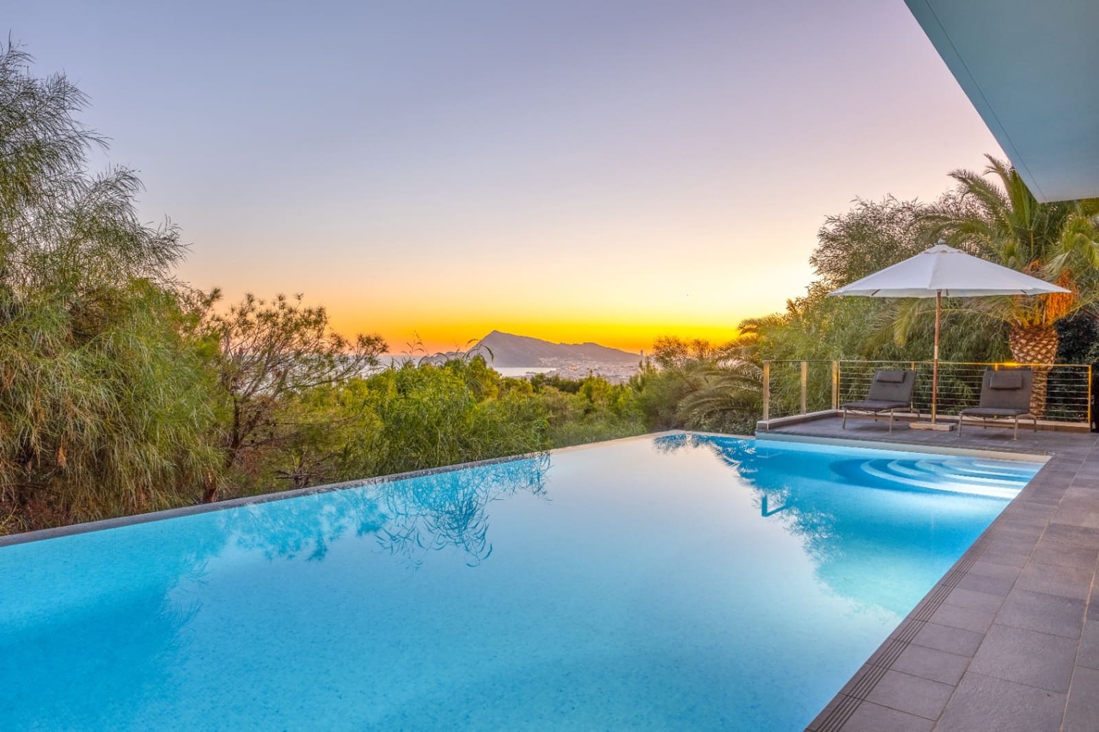 3 bedroom Villa for sale in Altea la Vella - € 2,800,000 (Ref: 9028681)