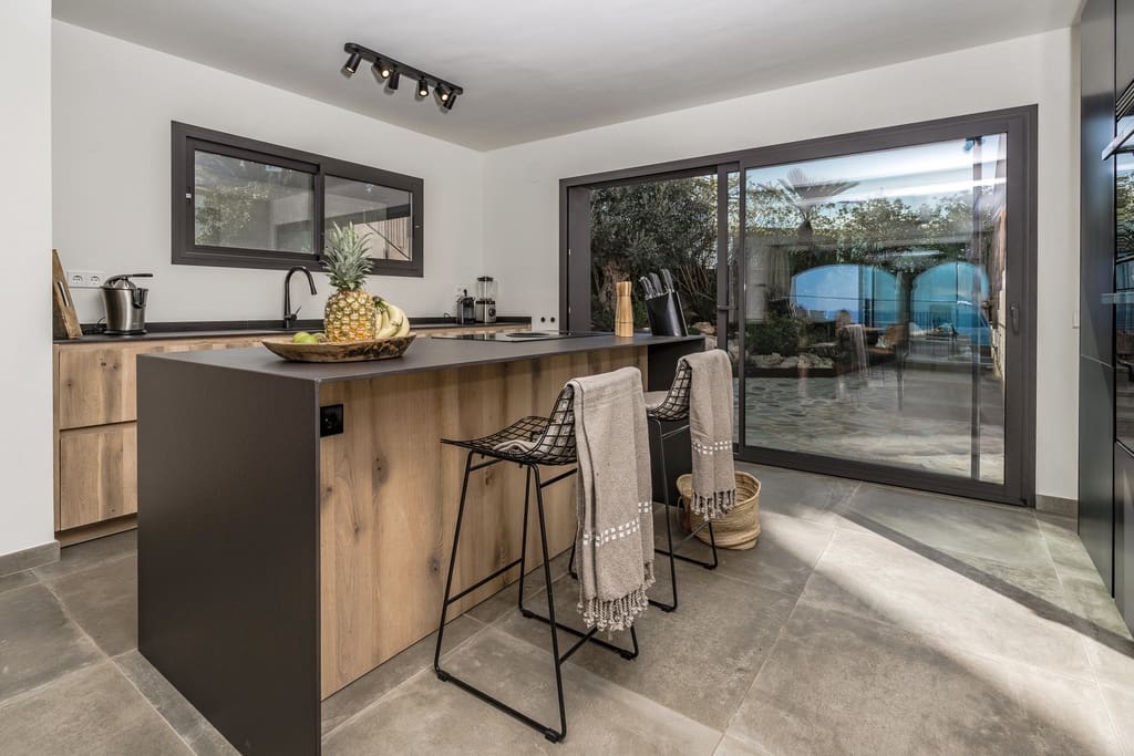 5 bedroom Villa for sale in Javea / Xabia with pool - € 1,950,000 (Ref: 9033805)