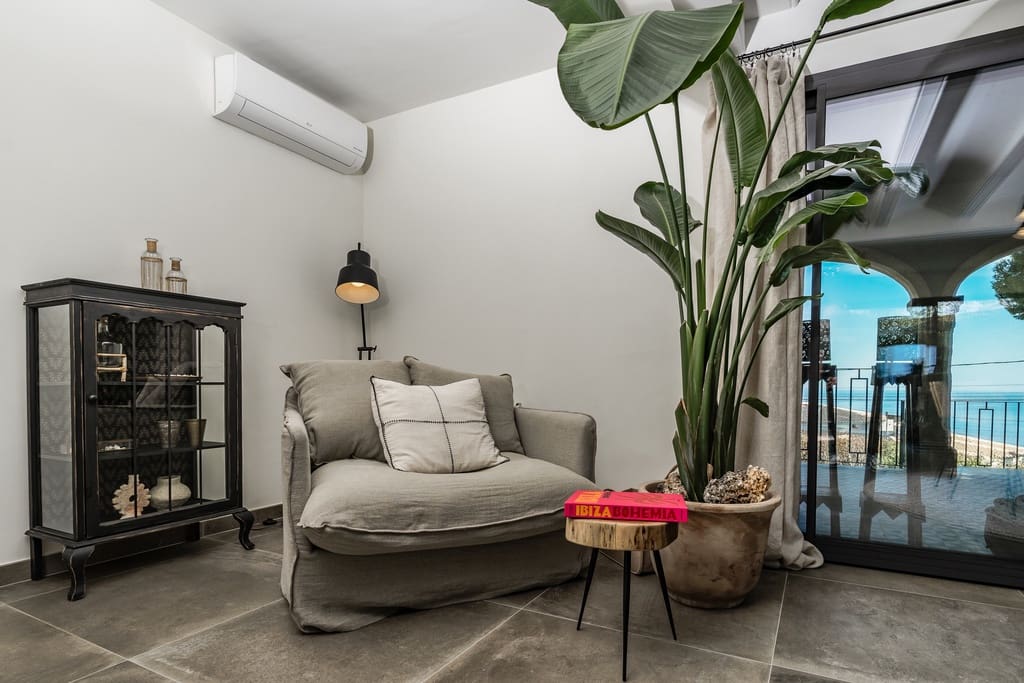 5 bedroom Villa for sale in Javea / Xabia with pool - € 1,950,000 (Ref: 9033805)